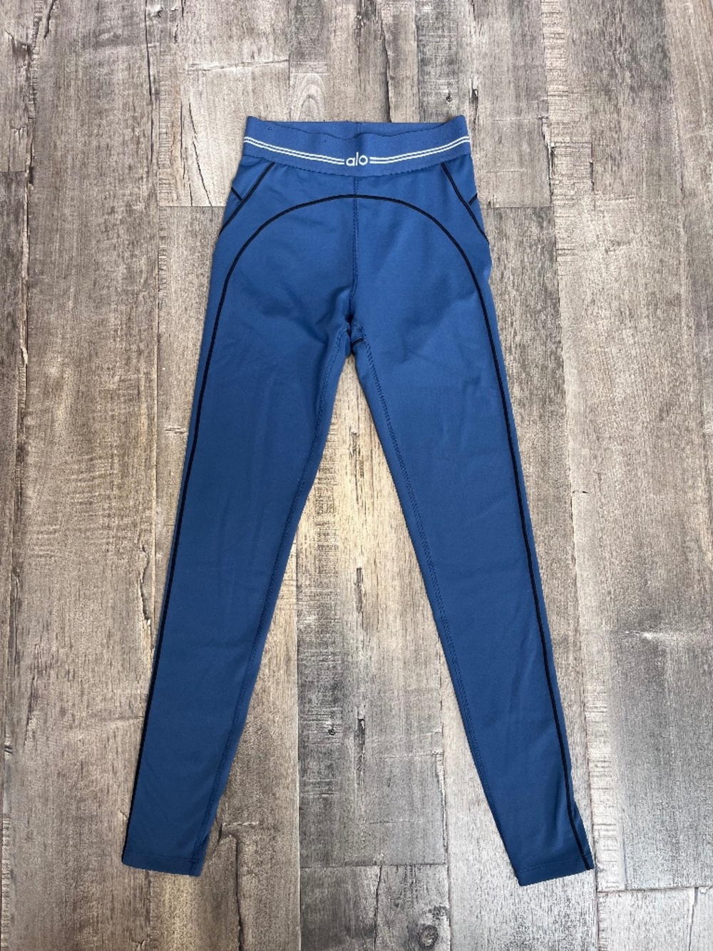 ALO heart throb blue leggings size XS